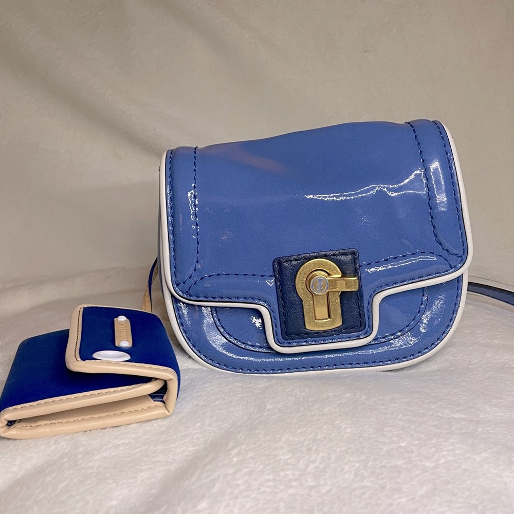 Blue Juicy Couture cross body and small wallet